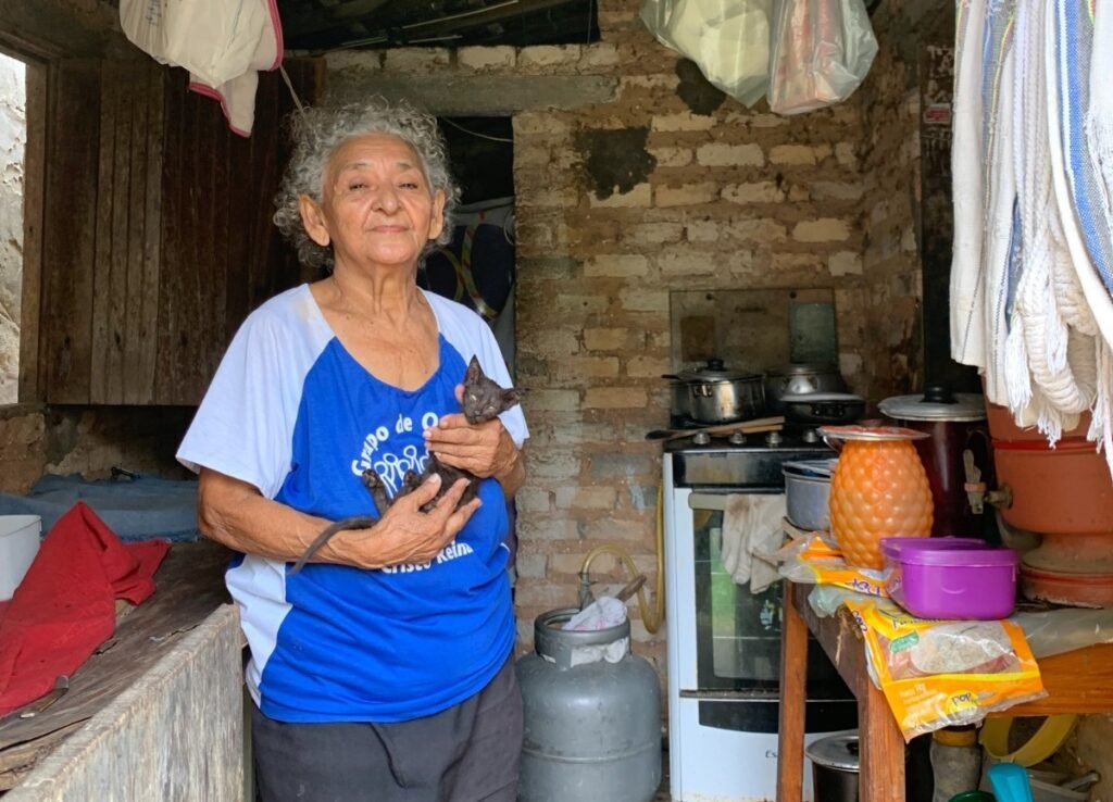 transformando-vidas:-ong-vai-reformar-casa-de-idosa-em-felipe-camarao