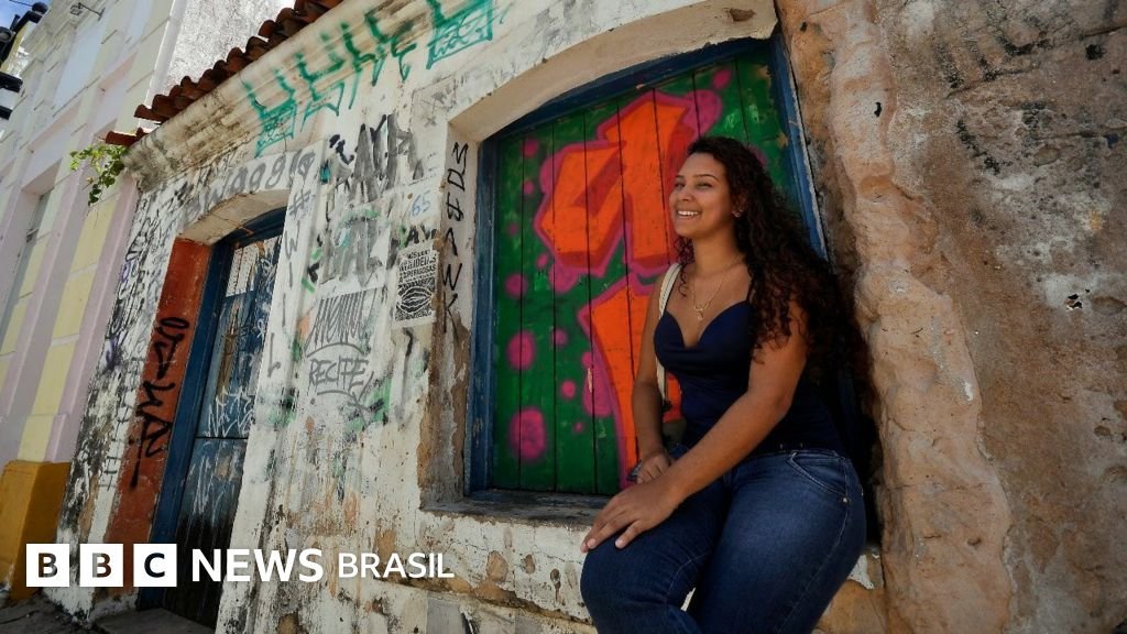 a-menina-que-cresceu-sonhando-com-um-lar-sem-goteiras-e-hoje-‘transforma-casas’-de-graca-–-bbc-news-brasil