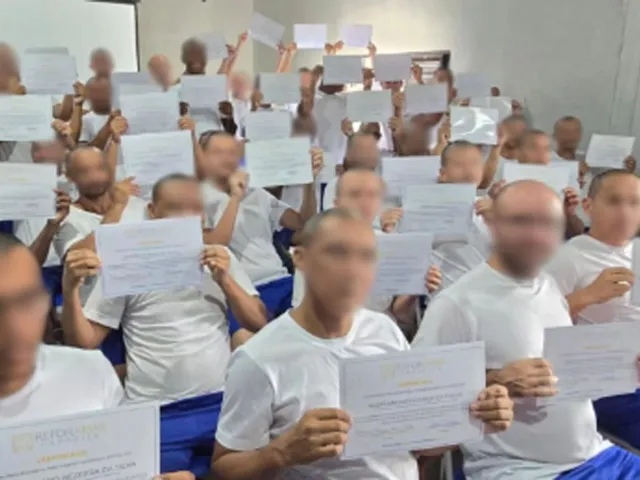 Cinquenta presos de Alcaçuz concluem curso de fabricação e instalação de pisos intertravados