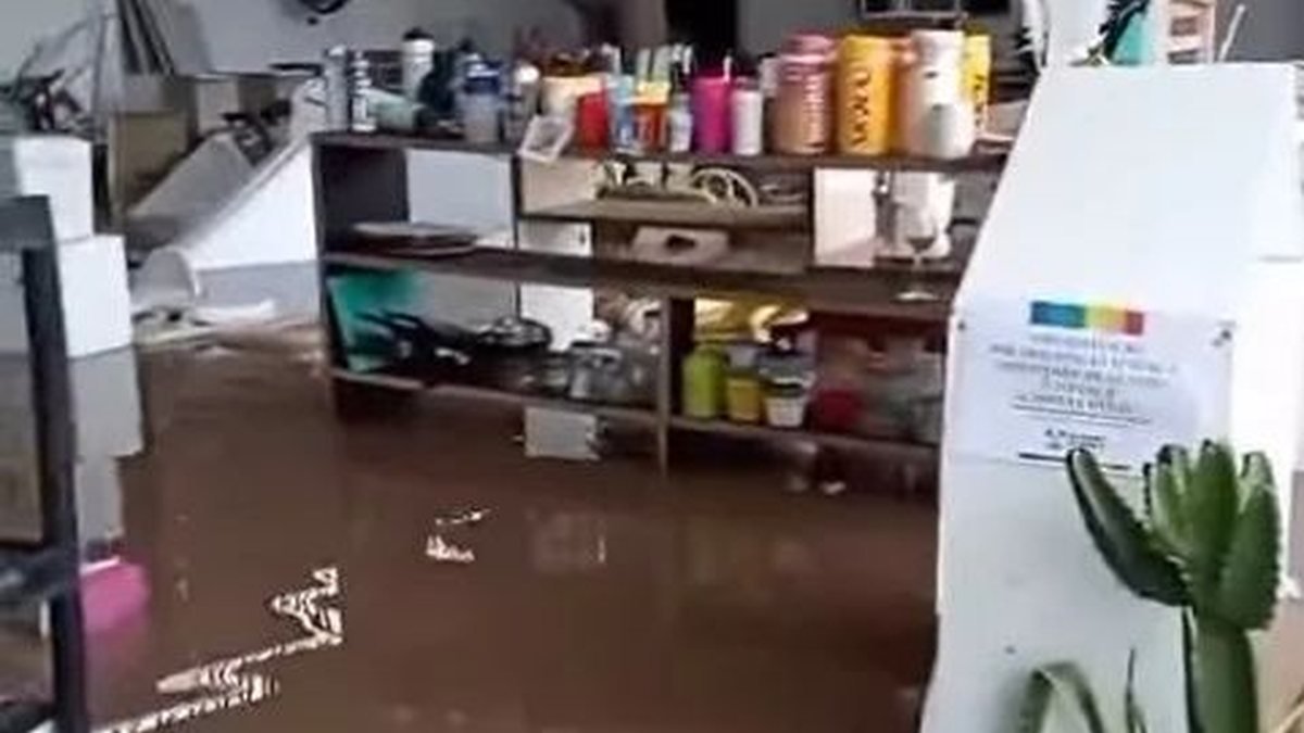 ong-que-reforma-casas-para-familias-pobres-tem-bazar-destruido-por-chuvas-em-natal;-saiba-como-ajudar